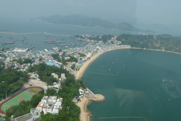 空中俯瞰长洲 — 停机坪与沙滩
