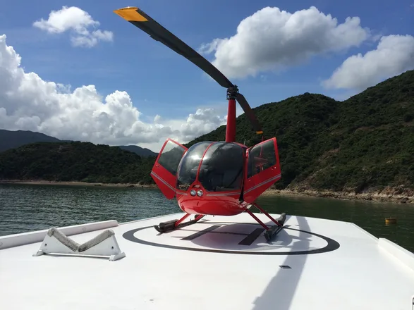 舱门敞开 — 关车后降温，山峦近在咫尺